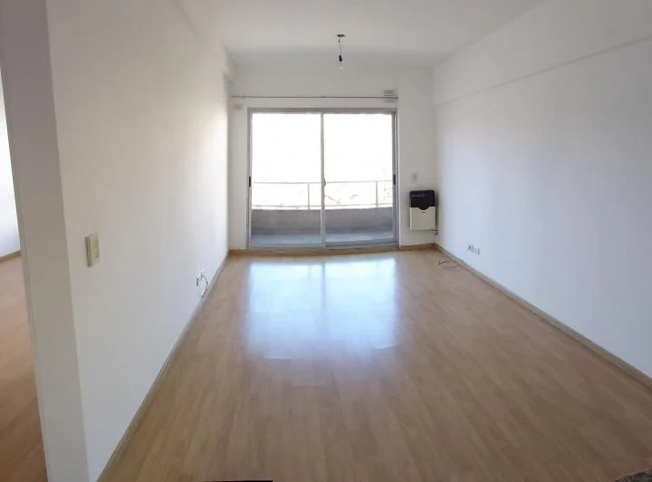 APOLINARIO FIGUEROA 675 2 AMBIENTES BALCON FRTE A PLAZA PISCINA PARRILL HERMOSO! 1