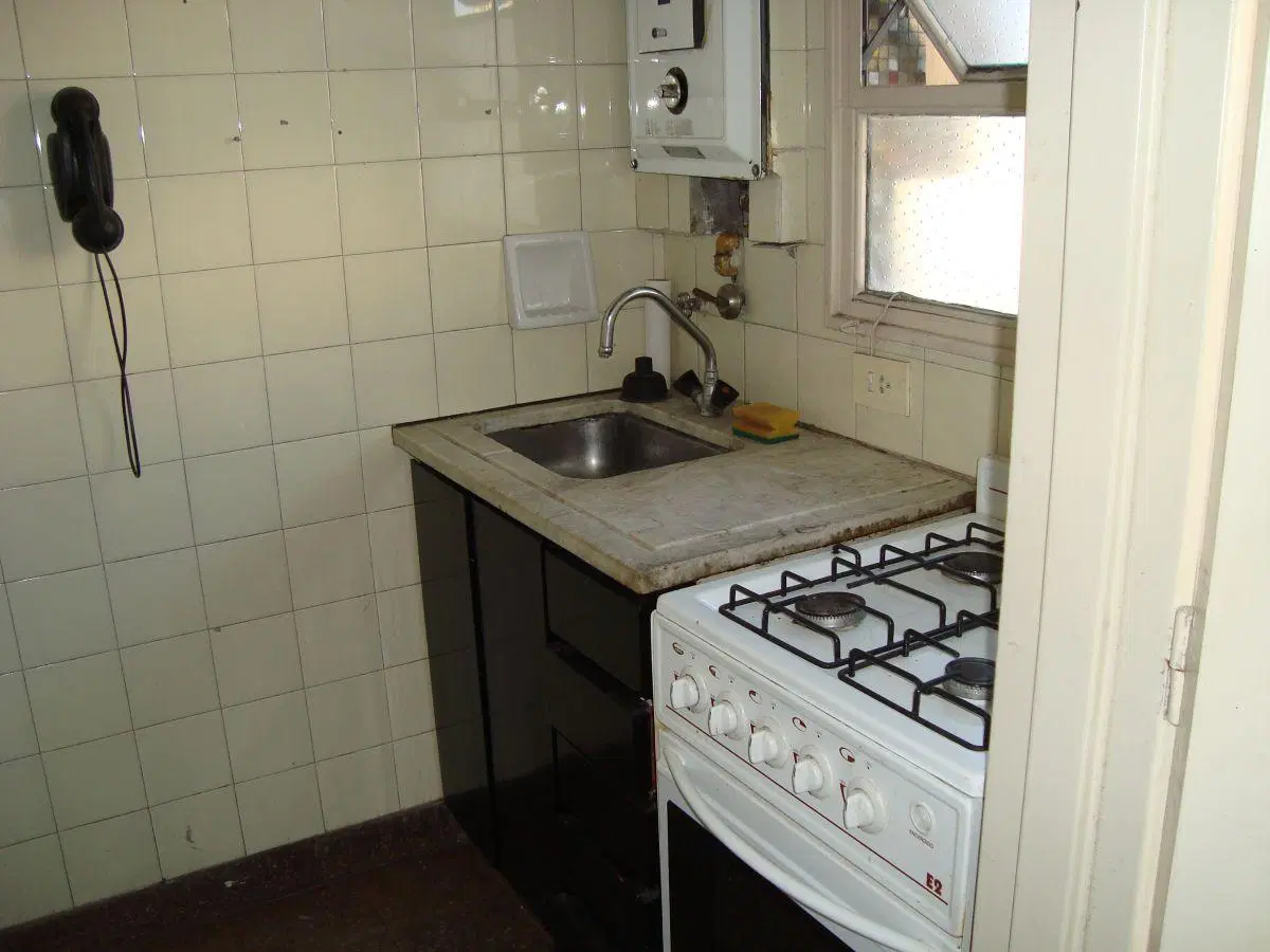 MUÑIZ 810 1 AMBIENTE AL FRENTE CON BALCON p. 5° MUY LUMINOSO COCINA SEPARADA IMPECAB EXCEL UBICACION 2