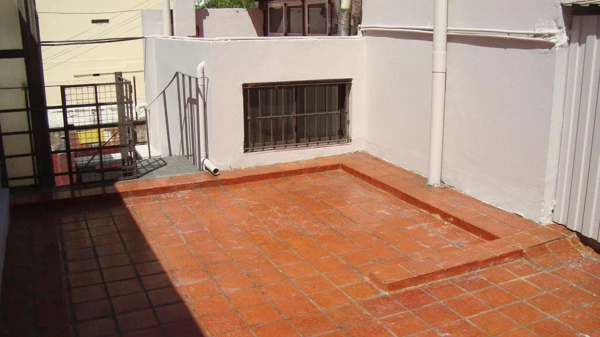 VALENTIN GOMEZ 3684 3 AMBIENTES DUPLEX CON TERRAZA PROPIA PH CON MINIMA EXPENSA BAÑO Y TOIL IMPECABL 2