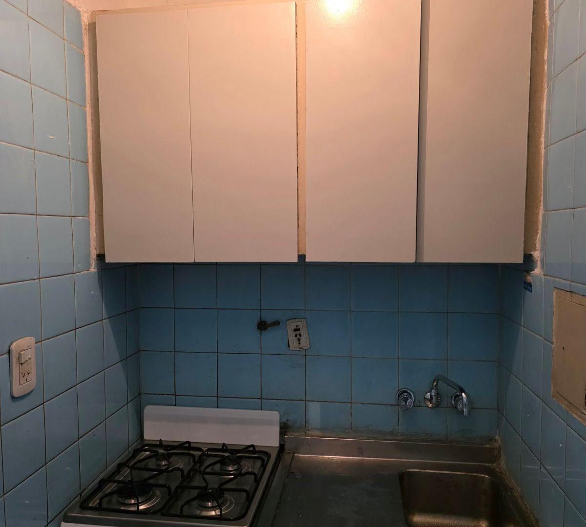 Foto de ALQUILER 1 AMBIENTE ONCE AL FRENTE p. 3° BAÑO CON BAÑERA COCINA 4 HORNALLAS y HORNO A GAS NUEVA, imagen 3