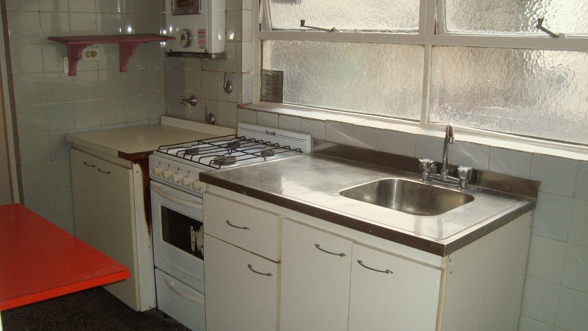 Foto de RIVADAVIA 3438 2 AMBIENTES BALCON EXTER p. 9° LAVADERO SUBTE A EN LA, imagen 4