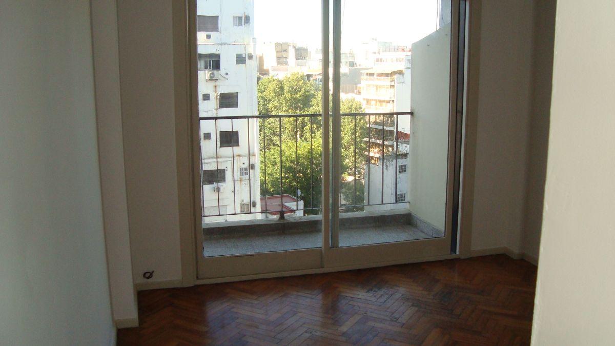Foto de RIVADAVIA 3438 2 AMBIENTES BALCON EXTER p. 9° LAVADERO SUBTE A EN LA, imagen 2