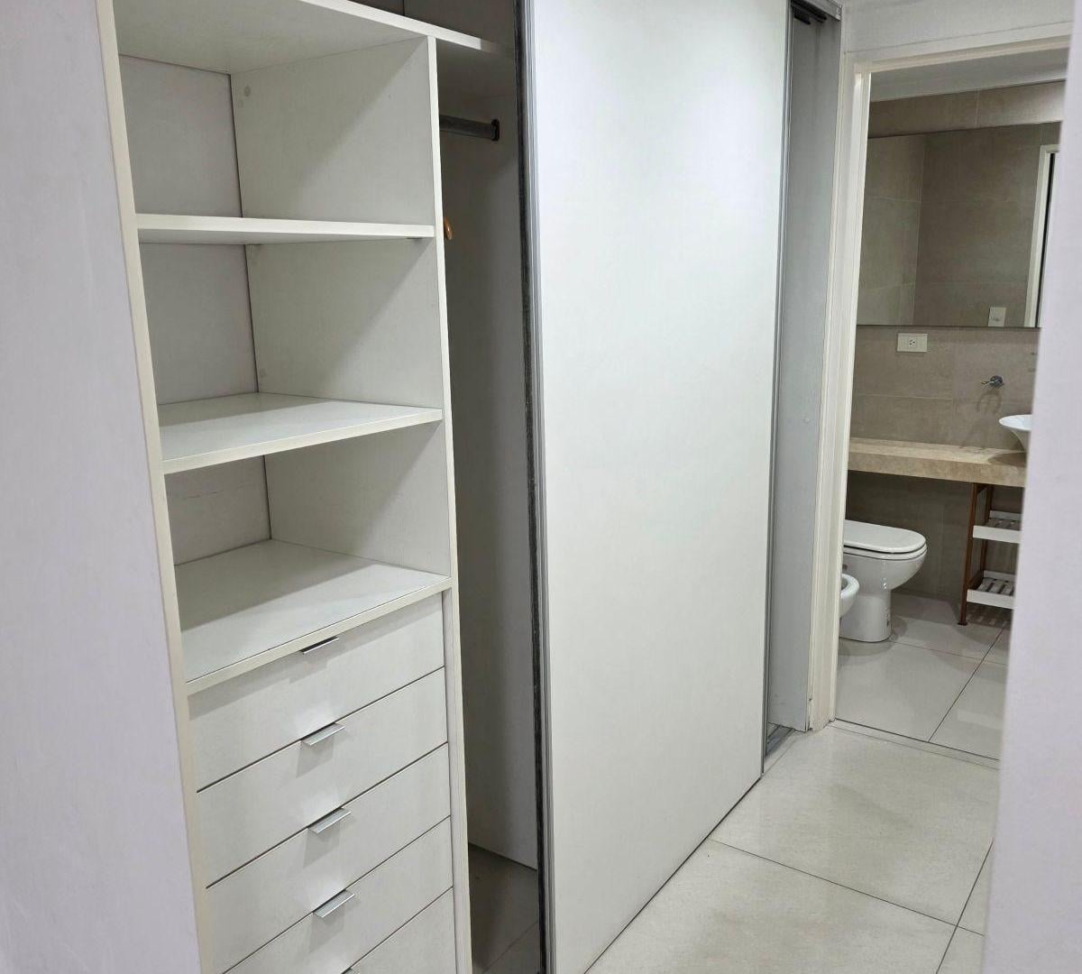 Foto de BEAUCHEF 912 2 AMBIENTES BAÑO y TOIL BALCON FRENTE p. 6° FULL, imagen 1