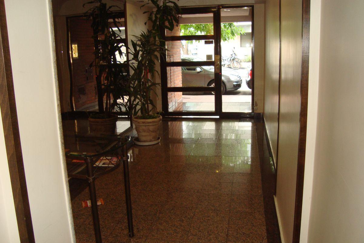 Foto de LAMBARE 856 2 AMBIENTES BALCON CORRIDO CTFTE p. 2° AMPLISIMA COCINA, imagen 5
