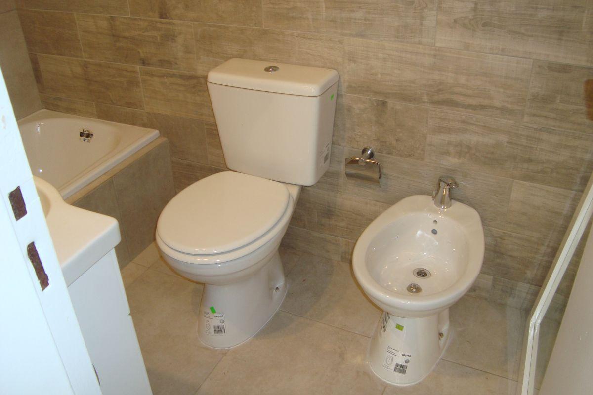 Foto de GUAYAQUIL 846 2 AMBIENTES PLANTA BAJA CON PATIO EXCELENTE ESTADO A, imagen 5