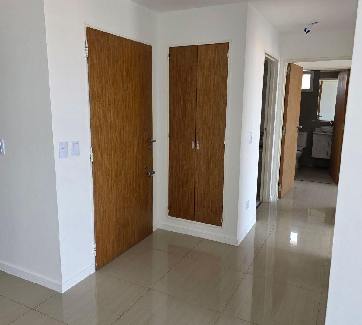 Foto de AV DIRECTORIO 777 3 AMBIENTES 2 BAÑOS COMPLET COCHERA CUBIERTA BALC, imagen 4