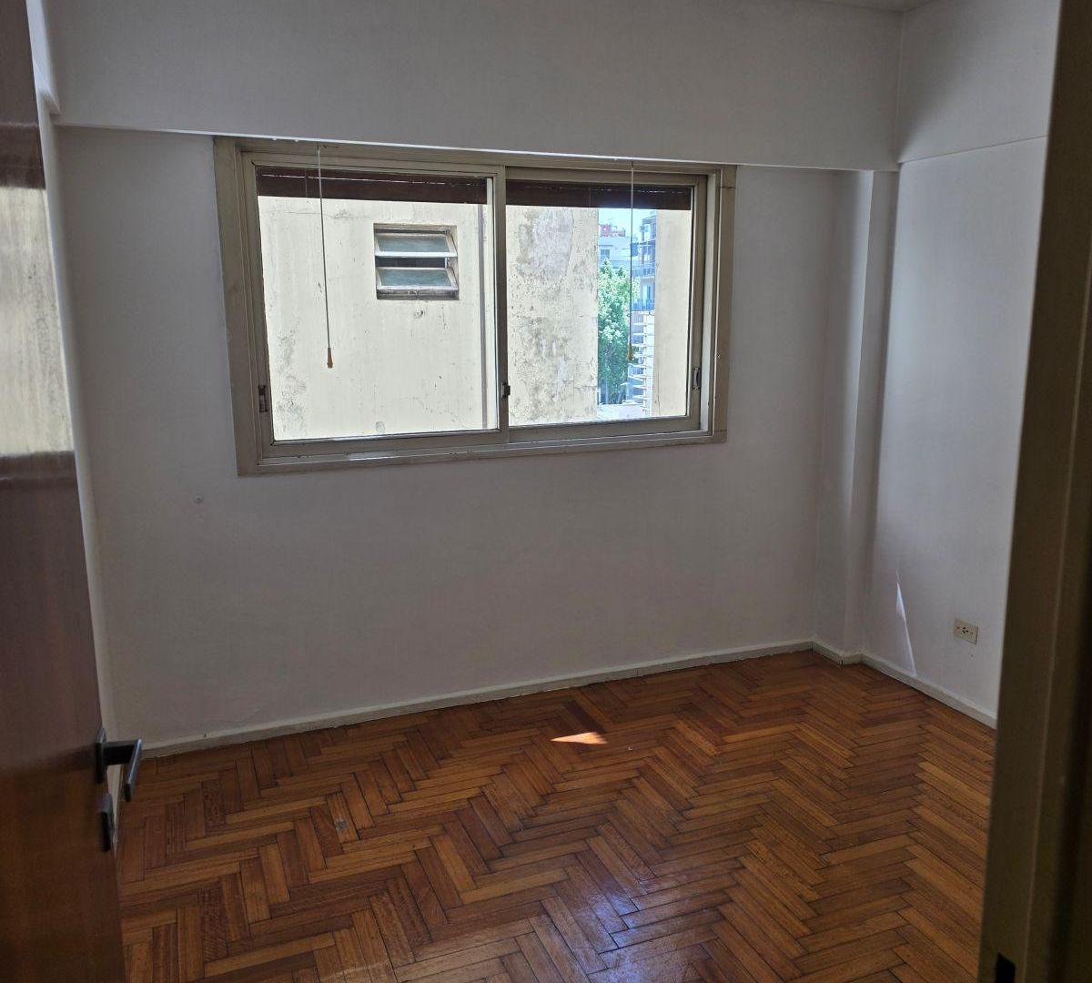 Foto de TTE GRAL PERON 3545 2 AMBIENTES MUY LUMINOSO LAVADERO SEPARADO, imagen 4