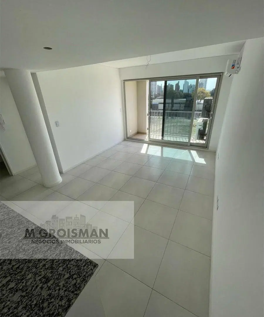 Metra Puerto Norte -Av. Luis Candido Carballo 4