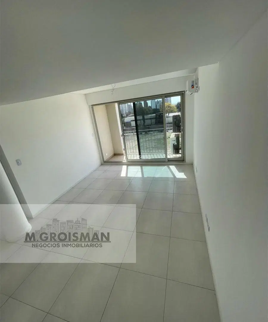 Metra Puerto Norte -Av. Luis Candido Carballo 3