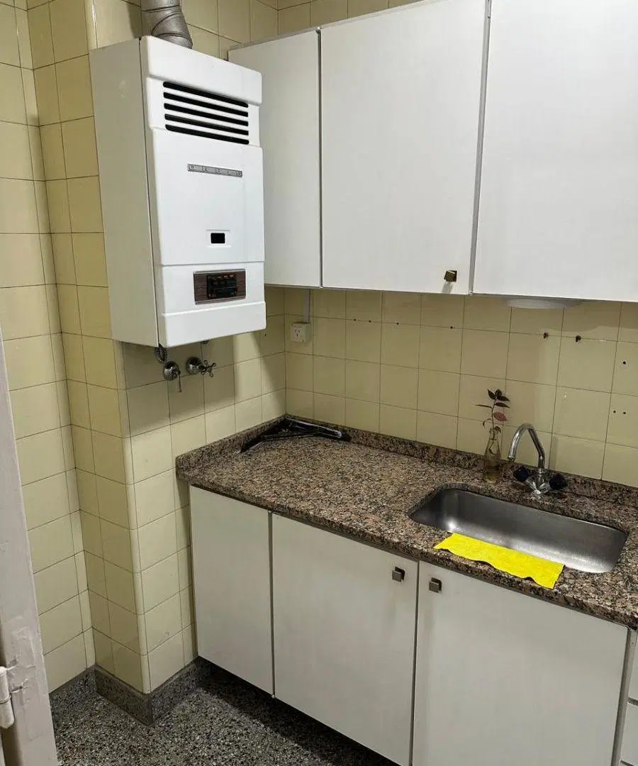 Excelente ubicación de 2 ambientes con cocina separada y lavadero 3