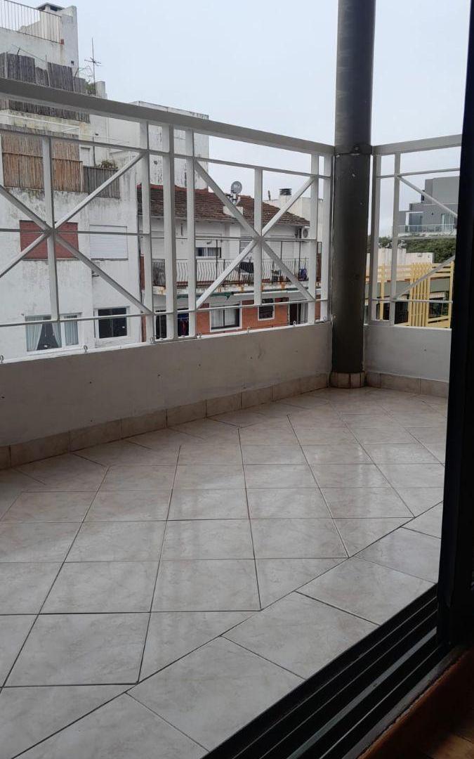 Foto de Dos ambientes con cochera fija cubierta., imagen 2