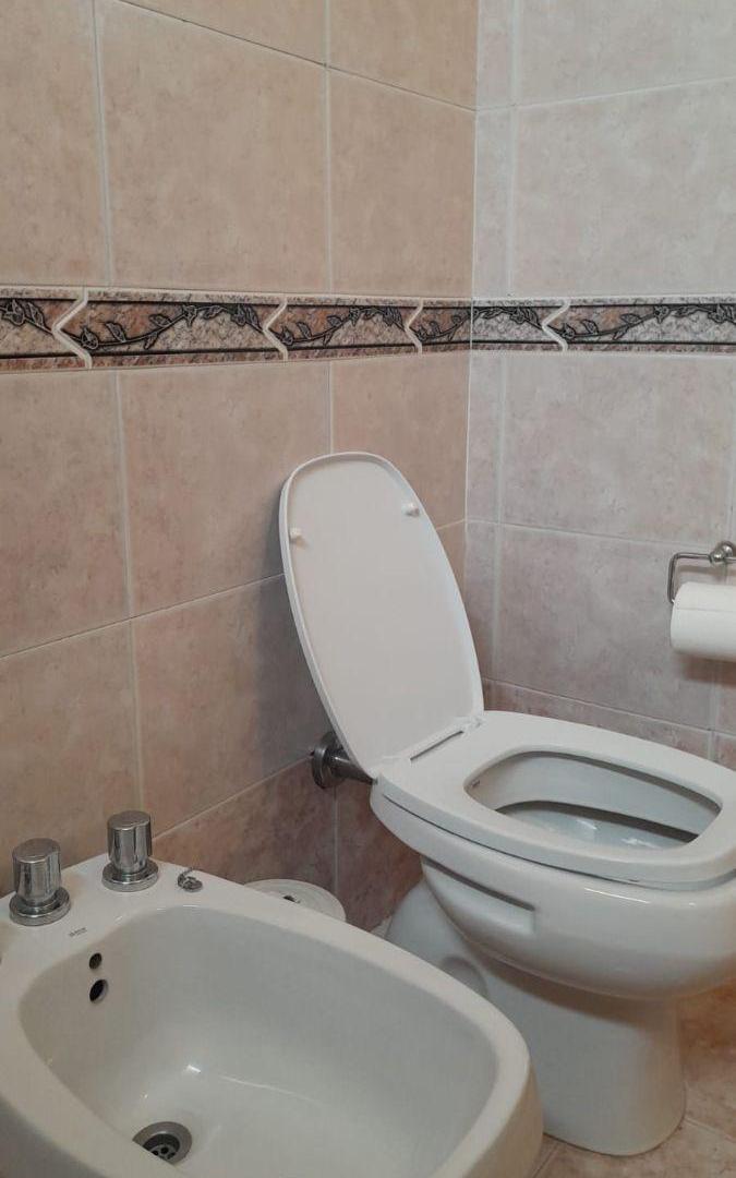 Foto de Dos ambientes con cochera fija cubierta., imagen 5