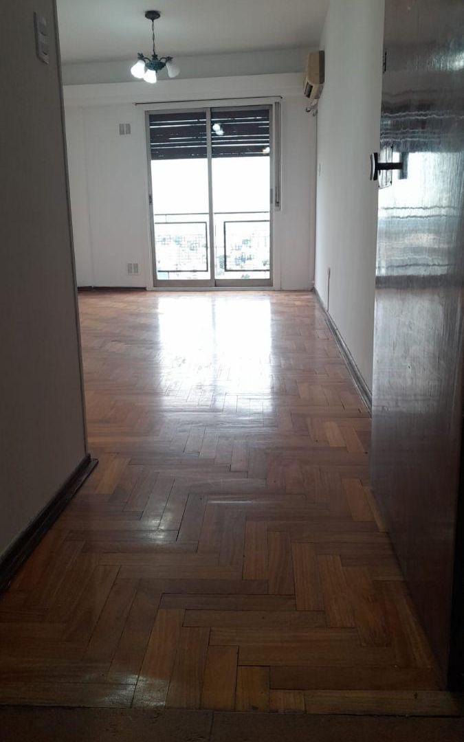 Foto de Dos ambientes piso alto, muy luminoso y recién pintado., imagen 3