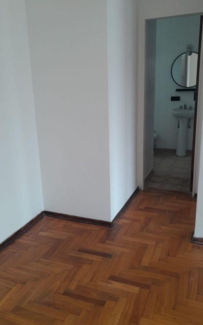 Foto de Dos ambientes piso alto, muy luminoso y recién pintado., imagen 4