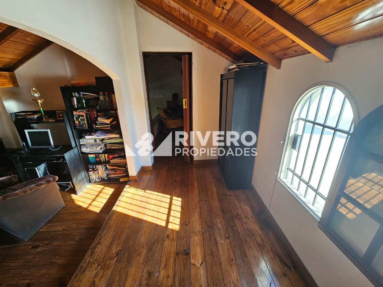 CASA EN VENTA ITUZAINGO - 4 AMBIENTES C/ PARRILLA