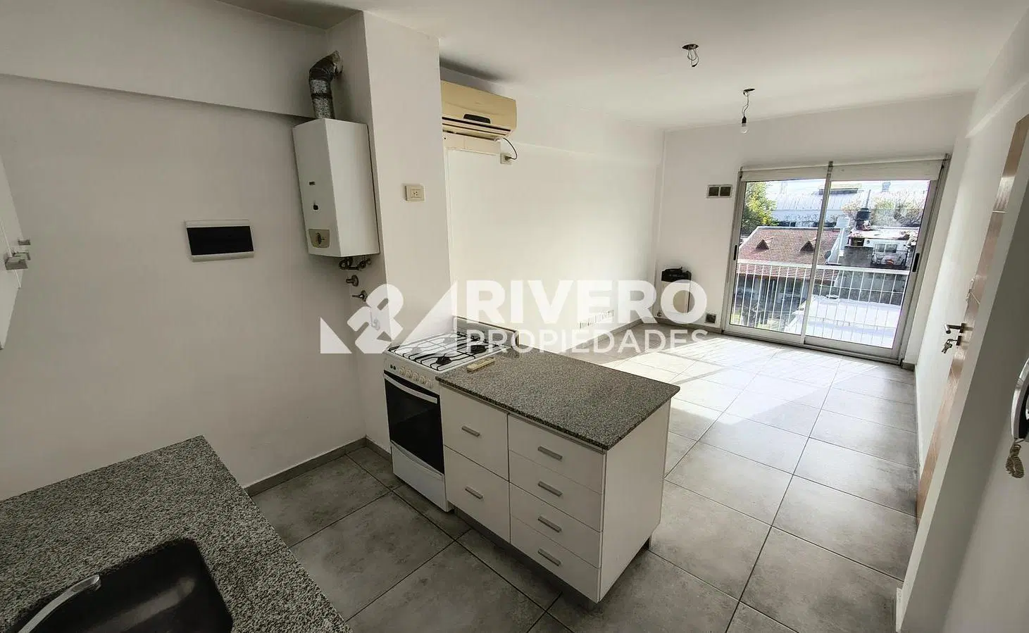DEPARTAMENTO EN VENTA EN MORON NORTE - 2 AMBIENTES CON COCHERA Y TERRAZA PROPIA 1
