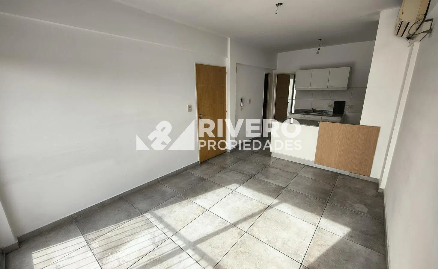 DEPARTAMENTO EN VENTA EN MORON NORTE - 2 AMBIENTES CON COCHERA Y TERRAZA PROPIA 4