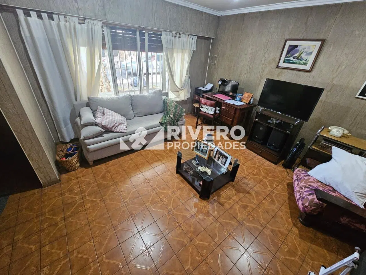 CASA EN VENTA EN MORON SUR - 5 AMBIENTES CON PARQUE Y PILETA 4