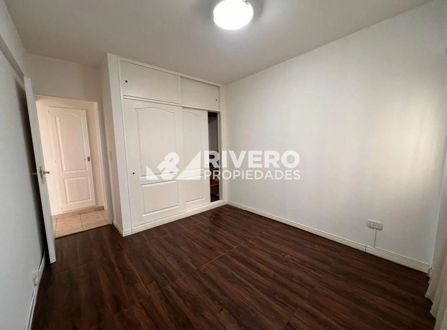 DEPARTAMENTO EN ALQUILER EN MORON SUR 4