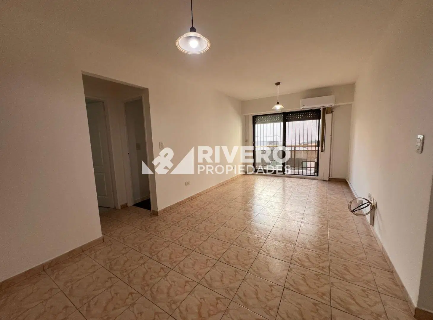 DEPARTAMENTO EN ALQUILER EN MORON SUR 2