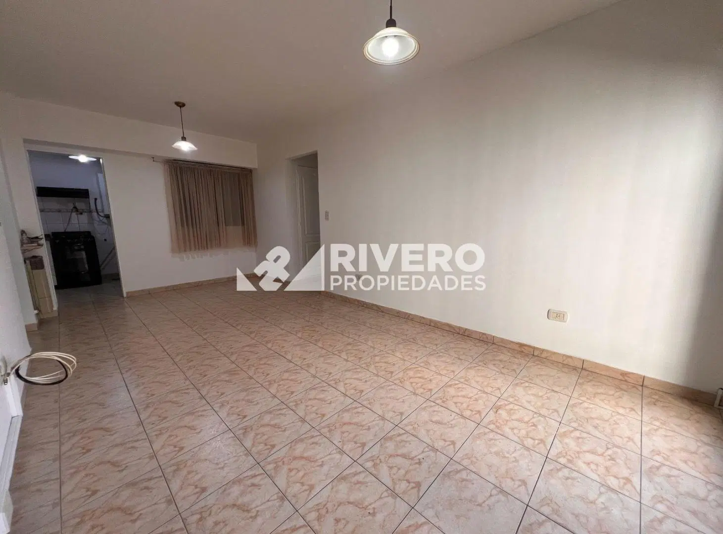 DEPARTAMENTO EN ALQUILER EN MORON SUR 3