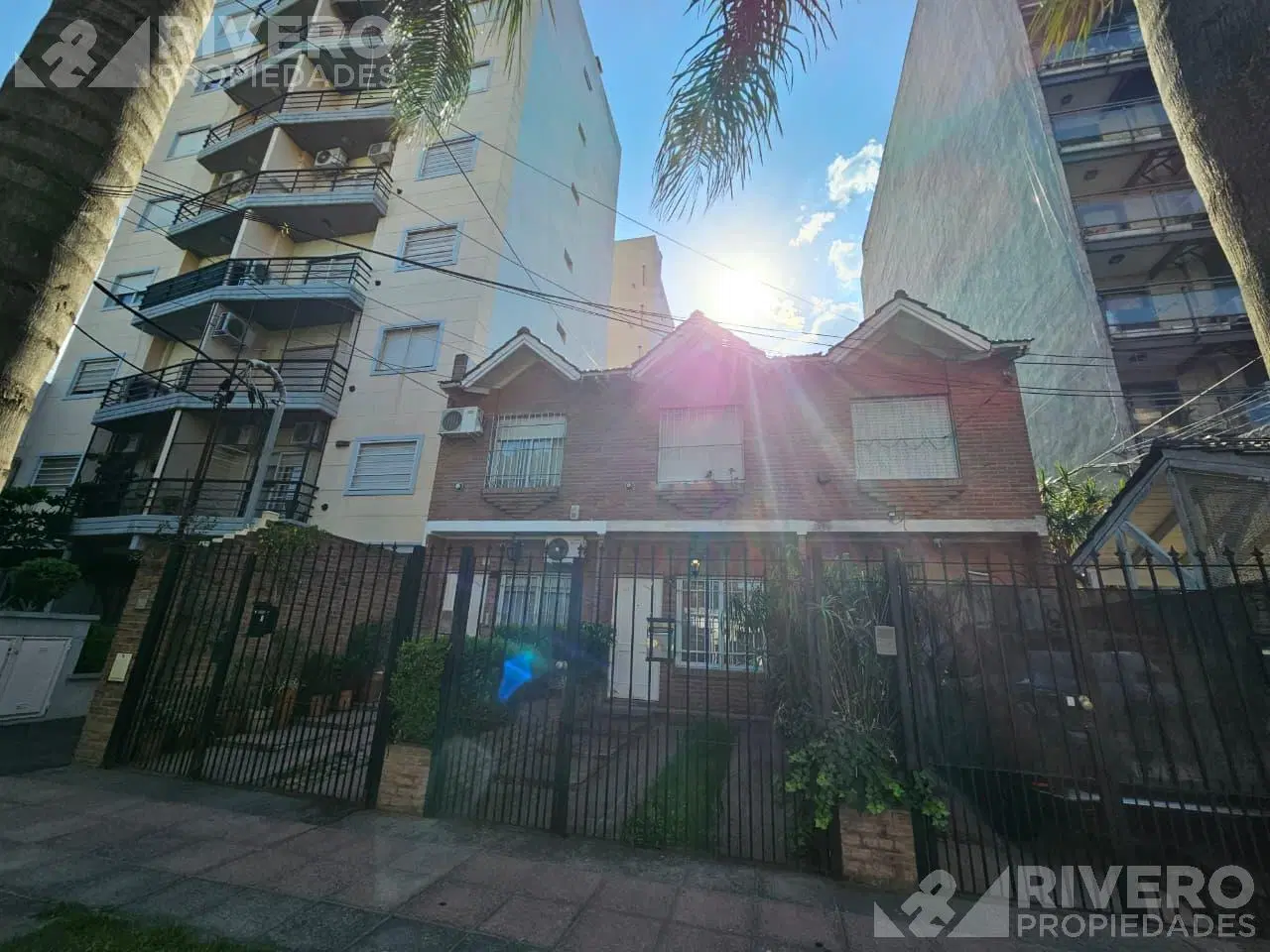 DEPARTAMENTO EN VENTA MORON SUR - 3 AMB CON PATIO Y COCHERA 1