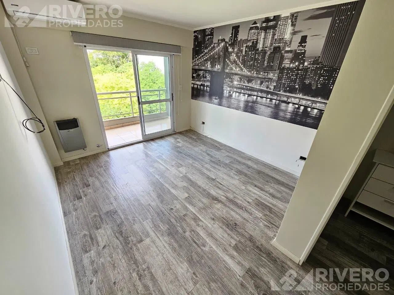 DEPARTAMENTO EN ALQUILER EN MORON SUR 3