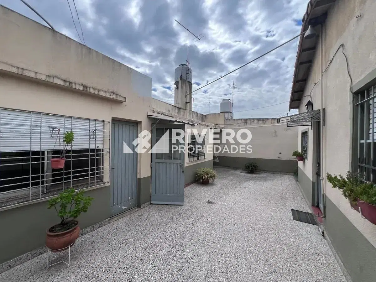 CASA EN VENTA EN MORON SUR - IDEAL FAMILIA GRANDE 3