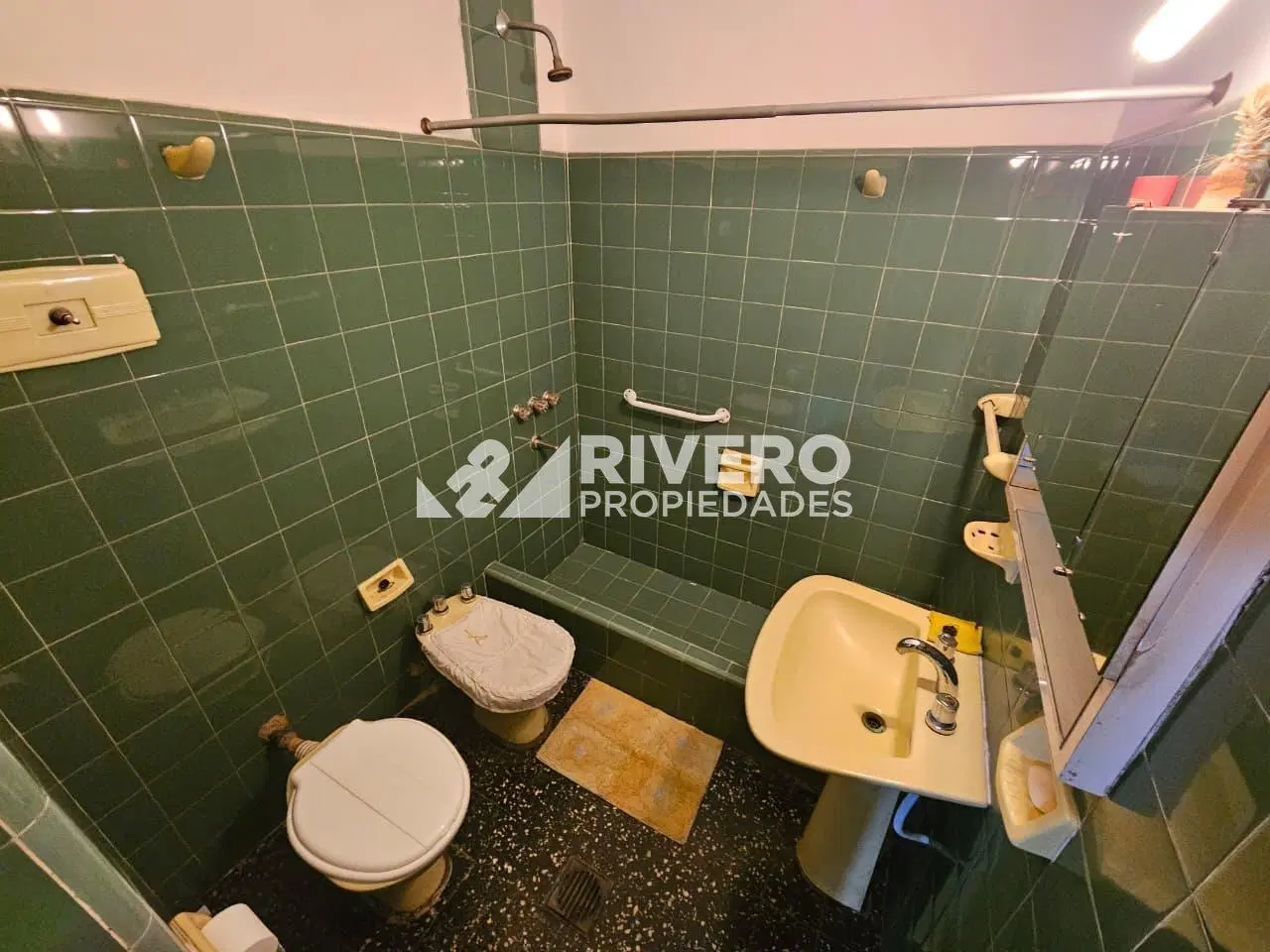 CASA EN VENTA EN MORON SUR - IDEAL FAMILIA GRANDE 2