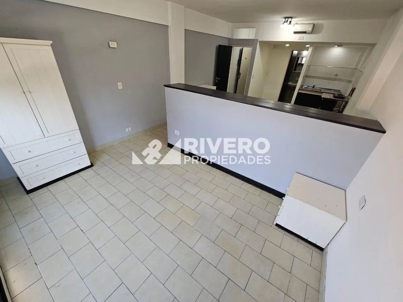 DEPARTAMENTO EN ALQUILER MORON NORTE - MONOAMBIENTE DIVIDIDO  A METROS DE LA ESTACION 4