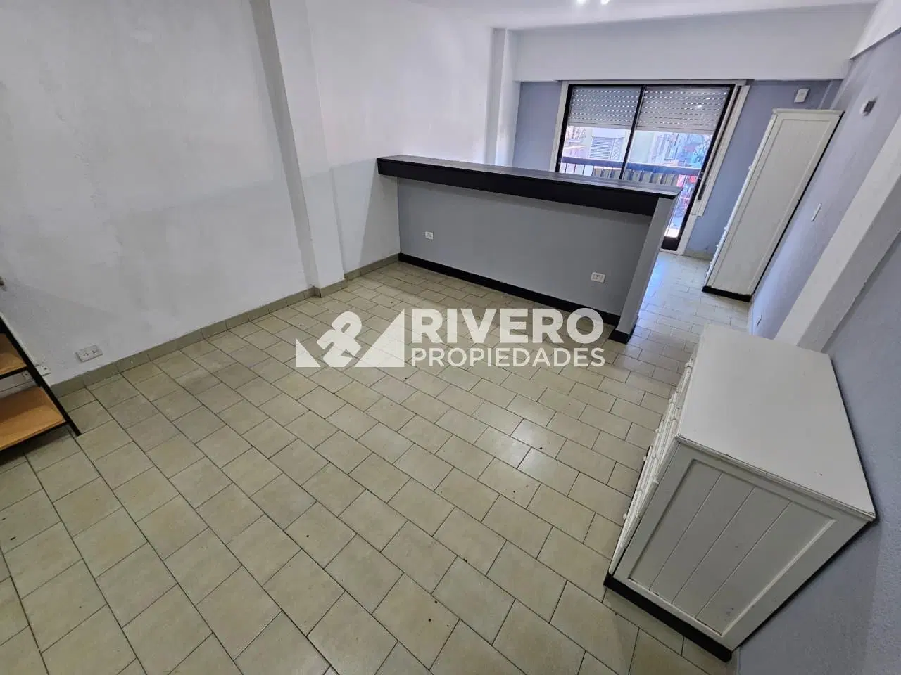 DEPARTAMENTO EN ALQUILER MORON NORTE - MONOAMBIENTE DIVIDIDO  A METROS DE LA ESTACION 3