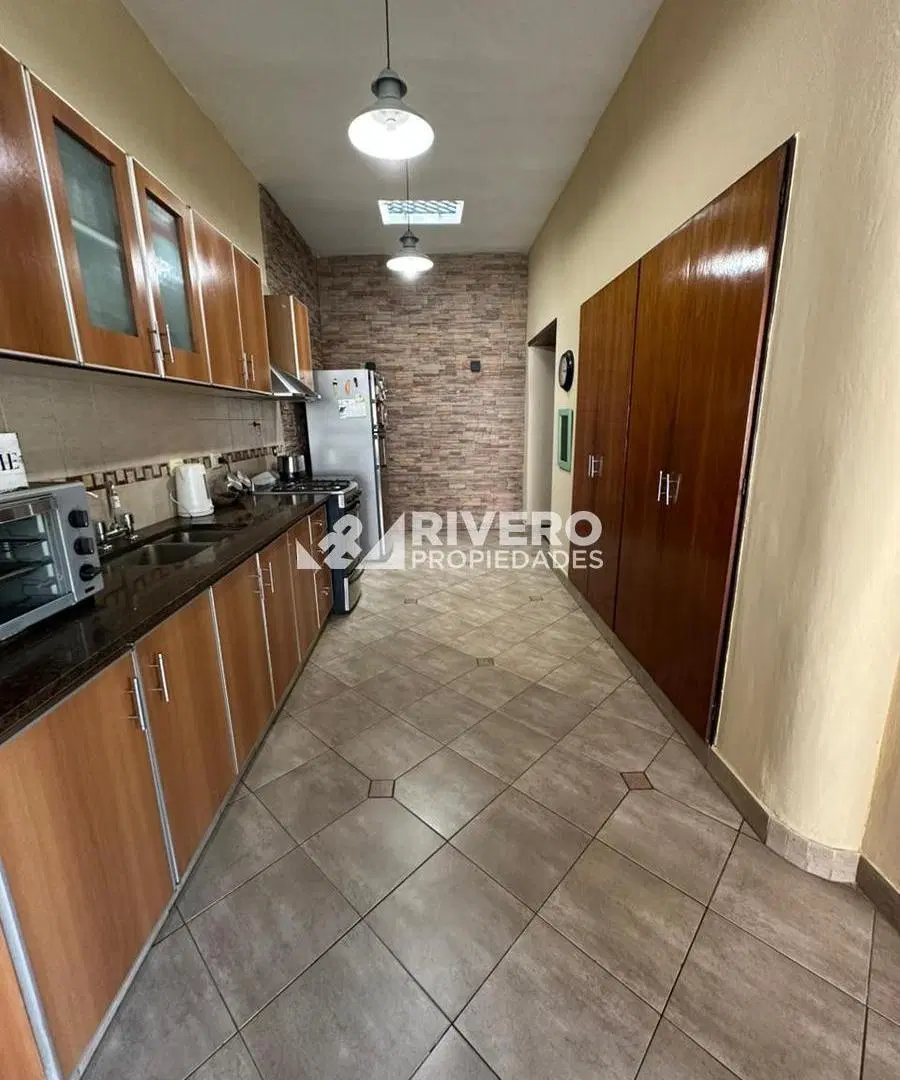 CASA EN VENTA CASTELAR NORTE - ESCUCHA OFERTA 8