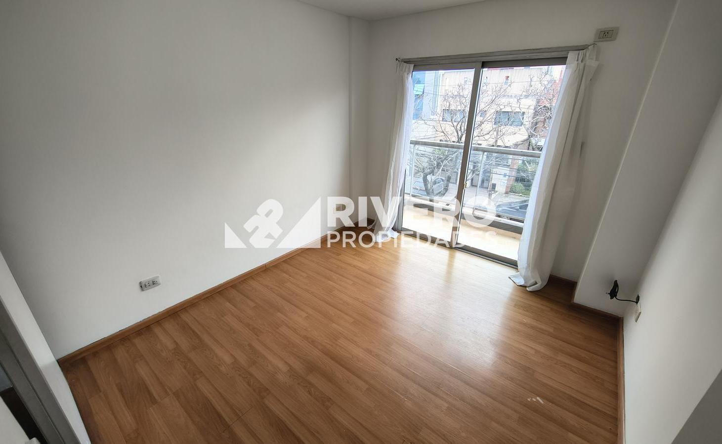 Foto de DEPARTAMENTO EN VENTA EN MORON SUR - 2 AMBIENTES CON COCHERA, imagen 1