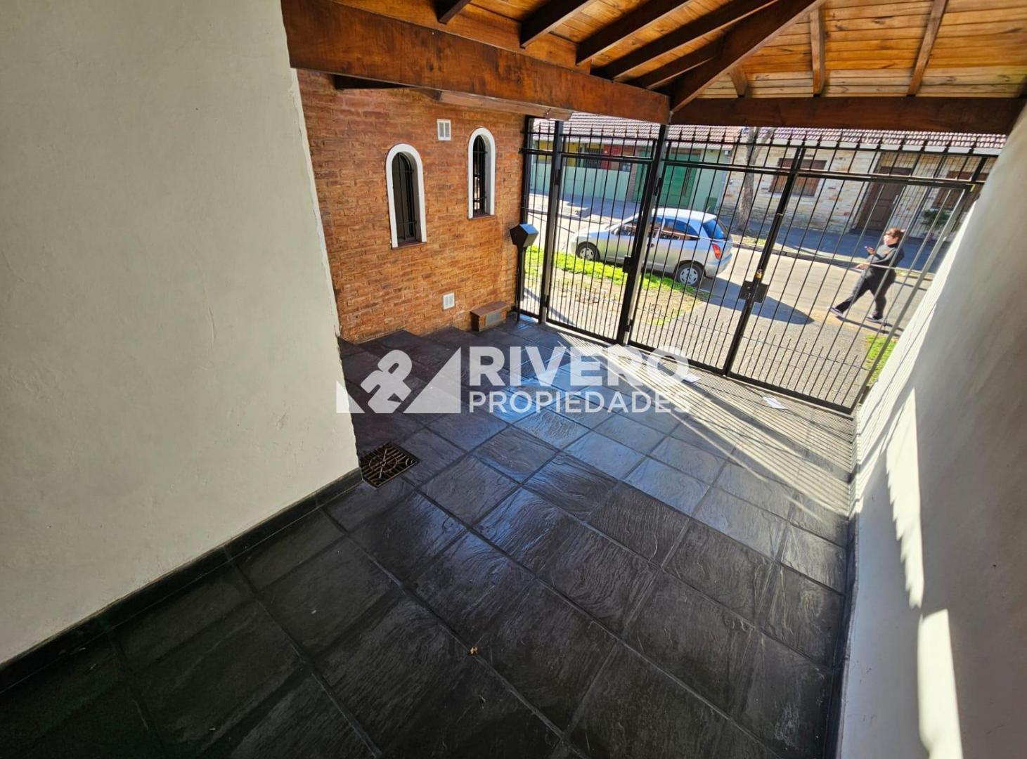 Foto de CASA EN ALQUILER CASTELAR NORTE - EXCELENTE UBICACION, imagen 3