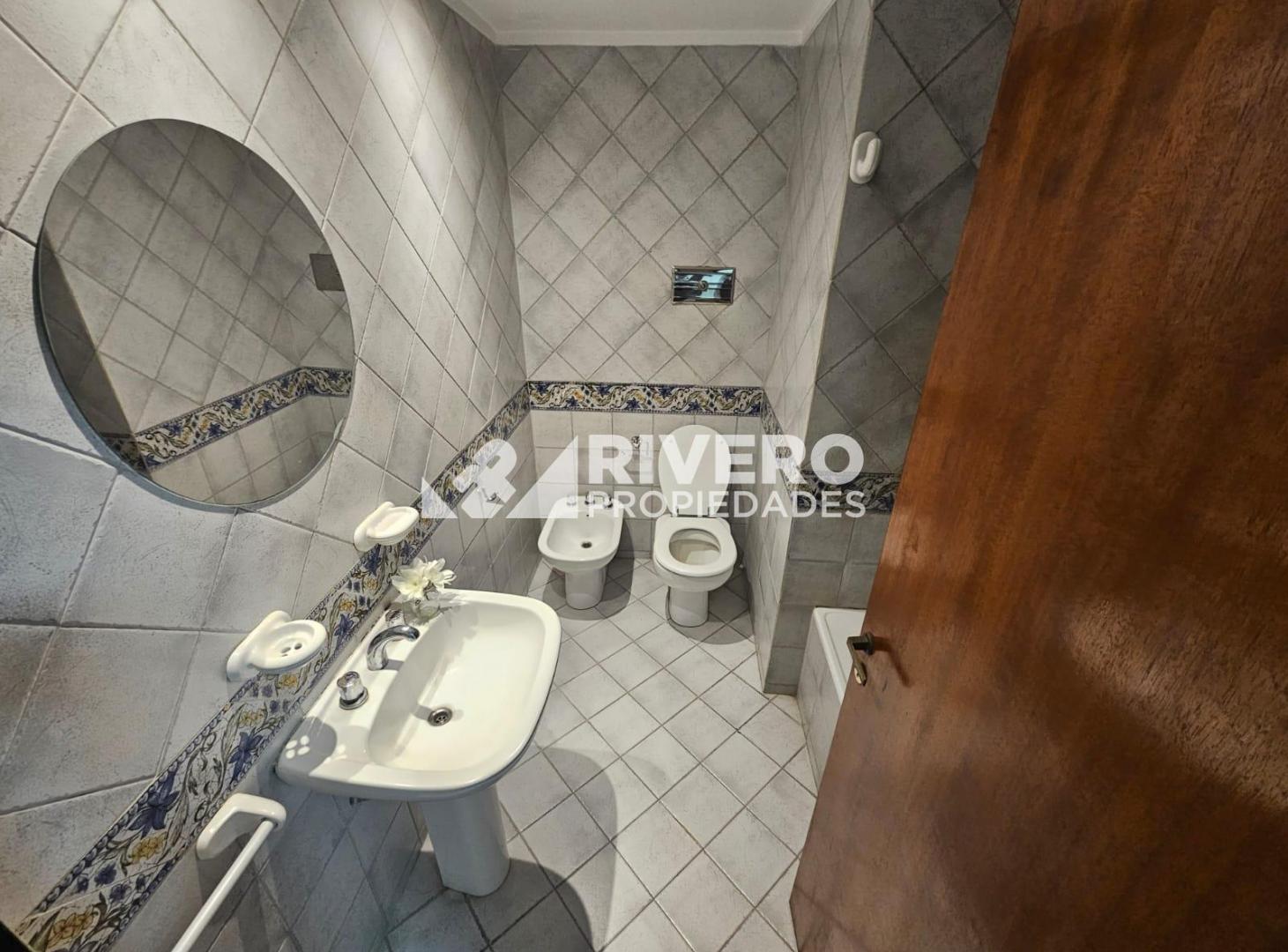 Foto de DUPLEX EN VENTA - CASTELAR NORTE - EXCELENTE ESTADO!!, imagen 4