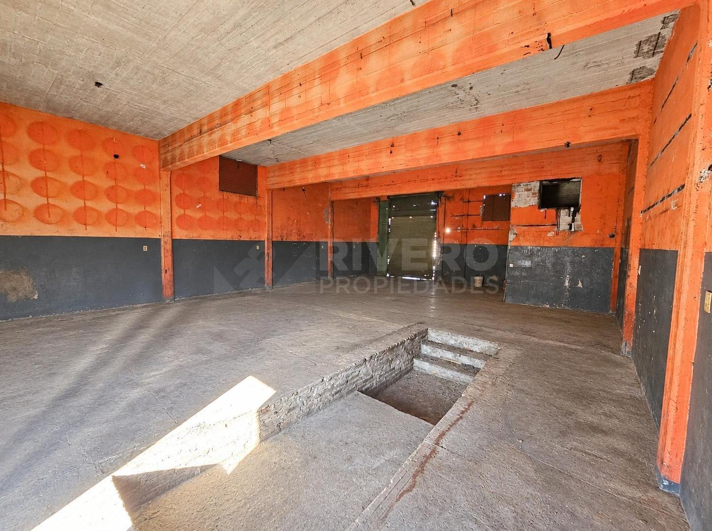 Foto de GALPÓN EN VENTA SOBRE AVENIDA – 300 M² – CASTELAR, imagen 4