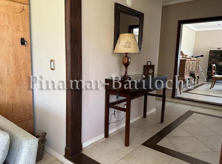 Foto de 571 -Dueño alquila y vende, importante propiedad con pileta - Barrio, imagen 4