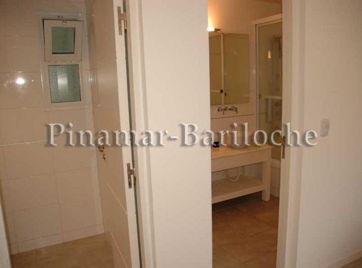 845 - Casa Alquiler Cariló a 2 Cdras del Mar - 2 Dorm en Suite - 2 Dorm Indiv 2