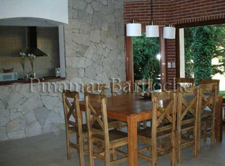 Foto de 704 -Alquiler Chalet al golf con pileta climatizada para 10 pers, imagen 4