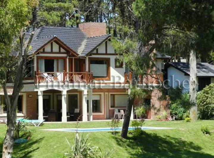 704 -Alquiler Chalet al golf con pileta climatizada para 10 pers
