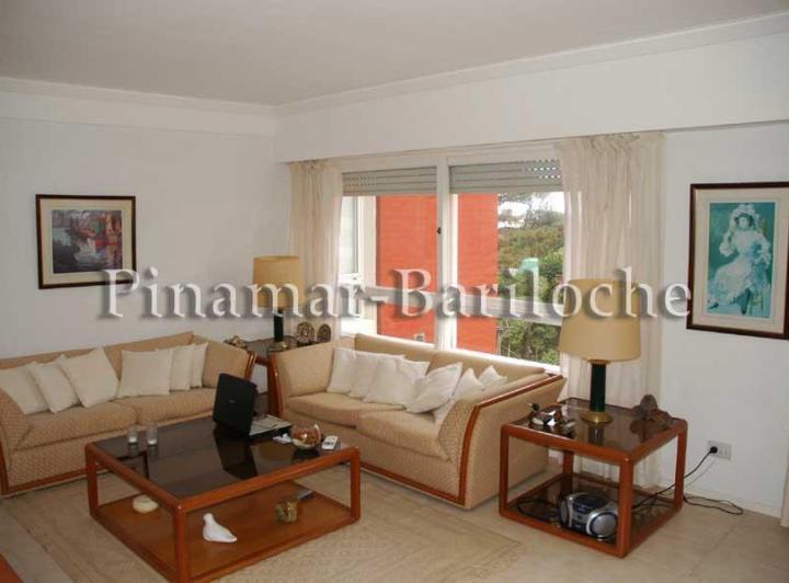 Foto de 721 - Departamento en Alquiler para6 personas con cochera doble. Centro Pinamar, imagen 2
