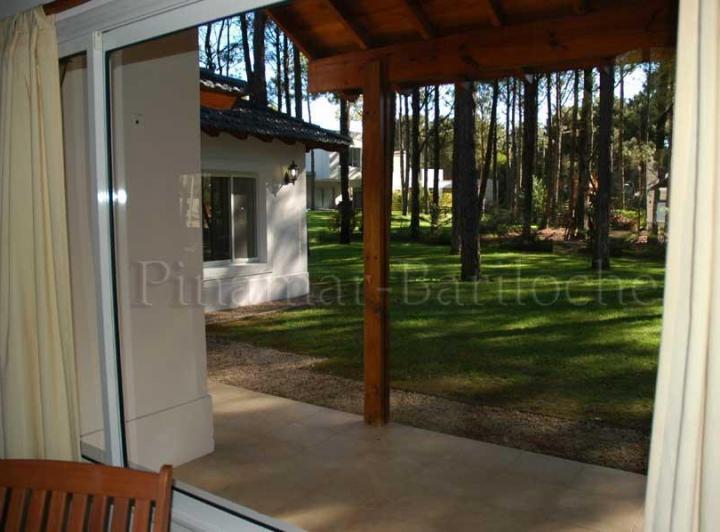 Foto de 575 - Chalet en Zona Norte, Pinamar - 3 Dorm - Dep - Cochera doble, imagen 3