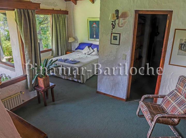 852 - Casa con piscina climatizada, costa de lago y muelle propio 2