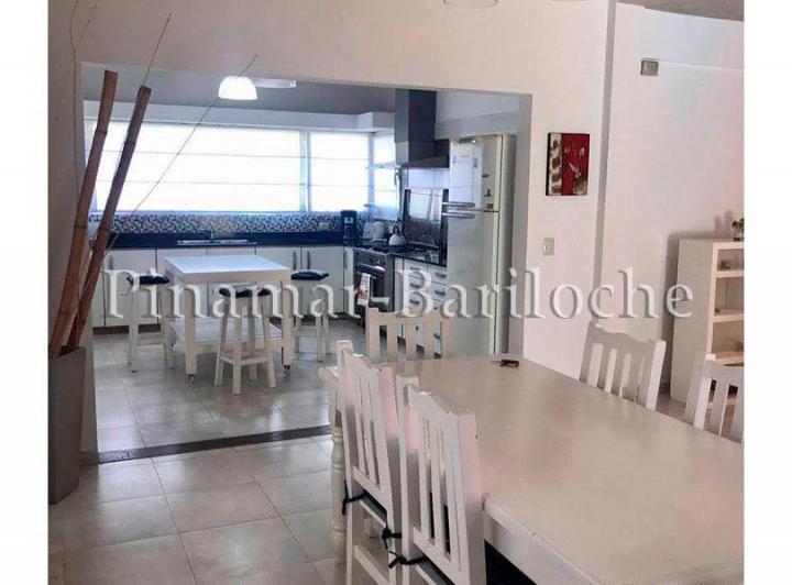 Foto de Casa en alquiler Pinamar Zona Centro con 4 dorm pileta climatizada - 438, imagen 5