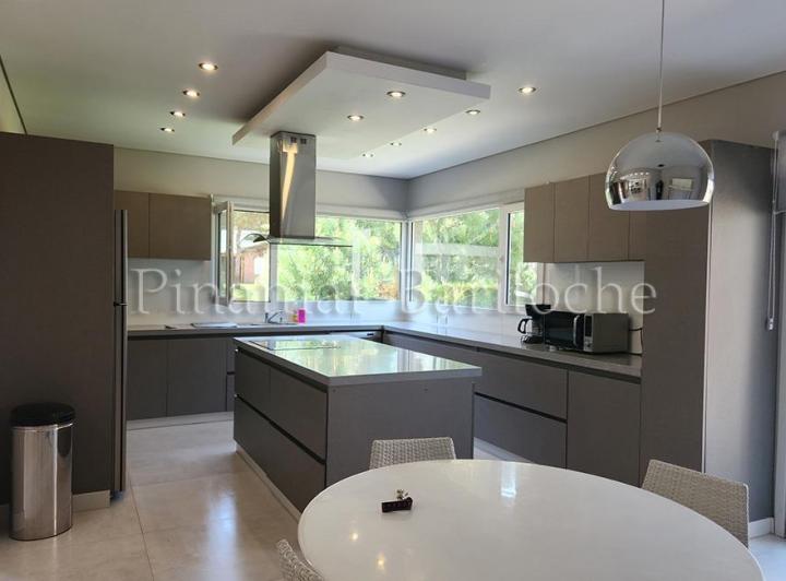 Foto de Casa en alquiler B Los Álamos Pinamar-3 dorm y Play-Cochera doble, imagen 2