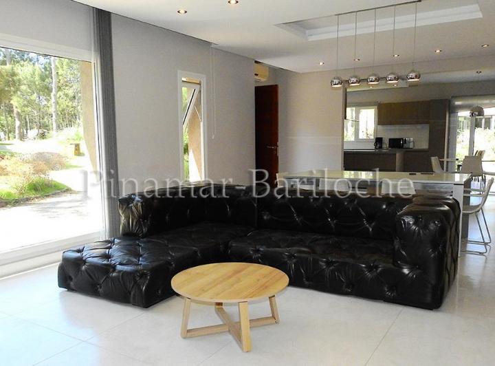 Foto de Casa en alquiler B Los Álamos Pinamar-3 dorm y Play-Cochera doble, imagen 1