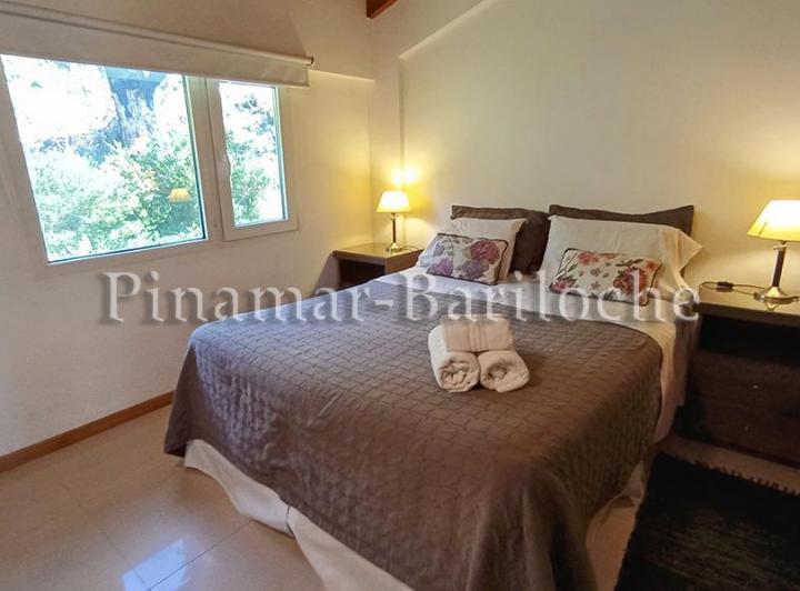Foto de 945 - Departamento en alquiler en Bariloche zona centro con vista al lago 3 amb, imagen 3