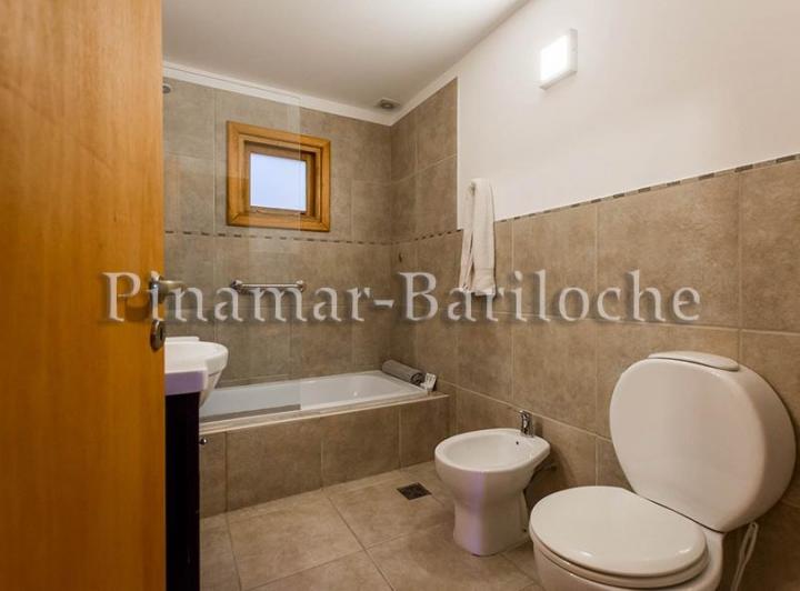 1154 - Departamento tipo cabaña 1 o  2 dormitorios en Villa La Angostura  2