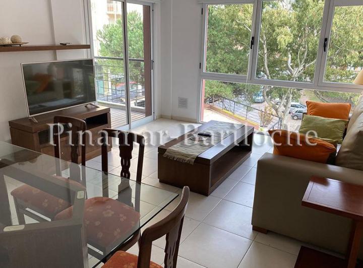 772 - Departamento en alquiler 3 ambientes con cochera zona Centro de Pinamar
