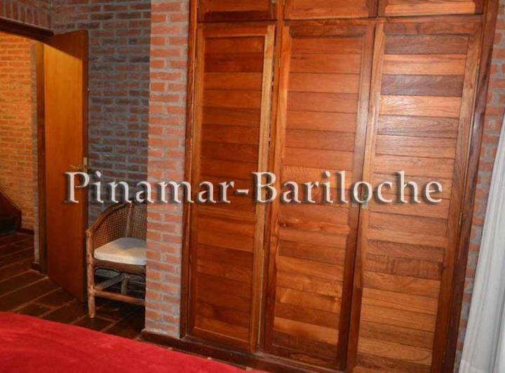 Casa en Venta y en Alquiler Zona Centro de Cariló con Pileta Climatizada - 1063 1